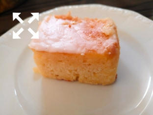 Zitronenschnitte, schön saftig. © Cafe Böhnchen